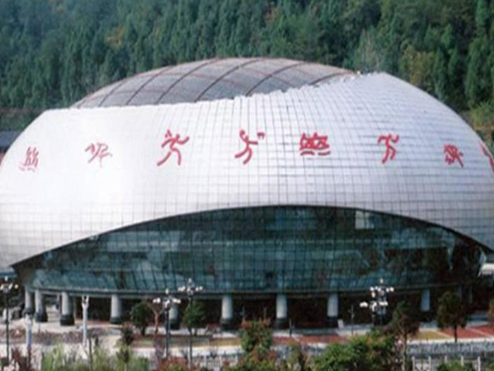 诸暨体育中心球形网架加工安装